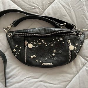 Fanny pack Desigual